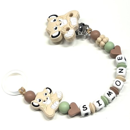 Babyjart Cadena PRESTIGE LEÓN de silicona para chupete con nombre, gancho / adaptador para chupete mam y modelo de chicco